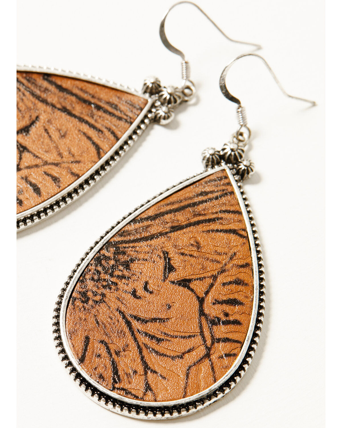 Shyanne Women's Heritage Valley Teardrop Earrings