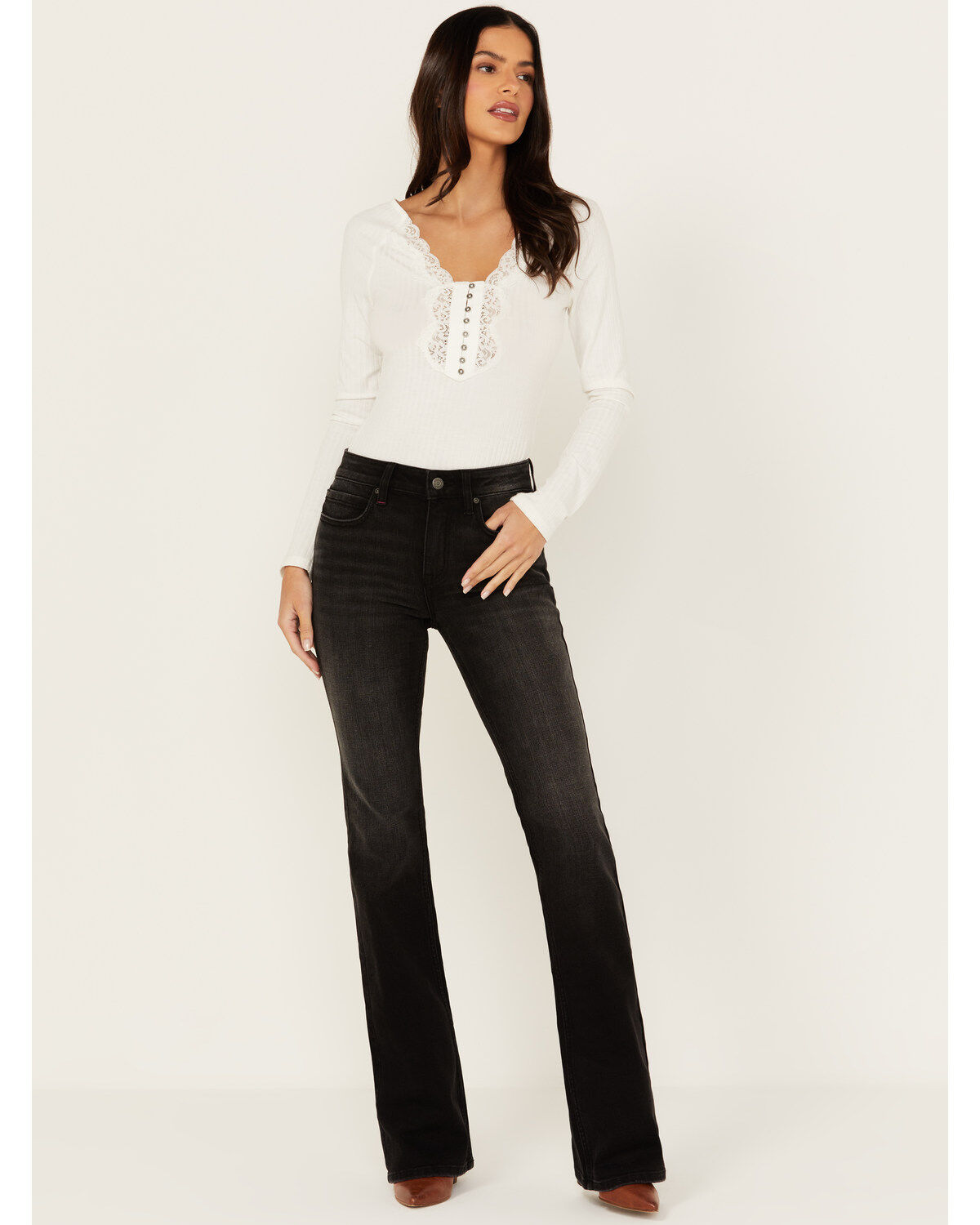 Idyllwind Women's Shadow Lane Mid Rise Debbie Stretch Bootcut Jeans