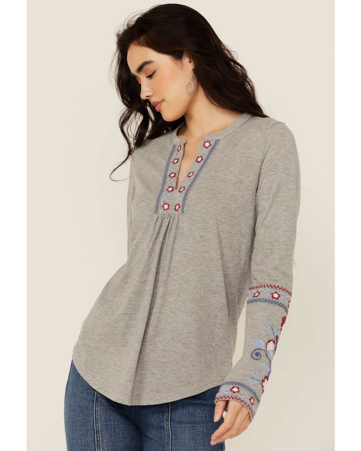 Roper Women's Floral Embroidered Long Sleeve Shirt