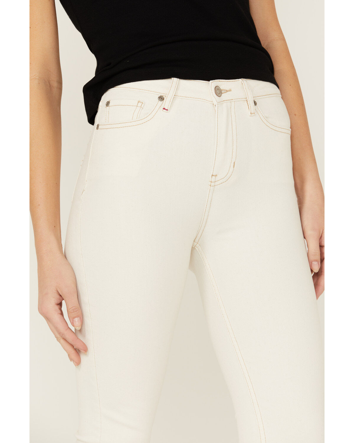 Idyllwind Women's Rebel Natural Wash Signature Back Pocket Mid Rise Flare Jeans