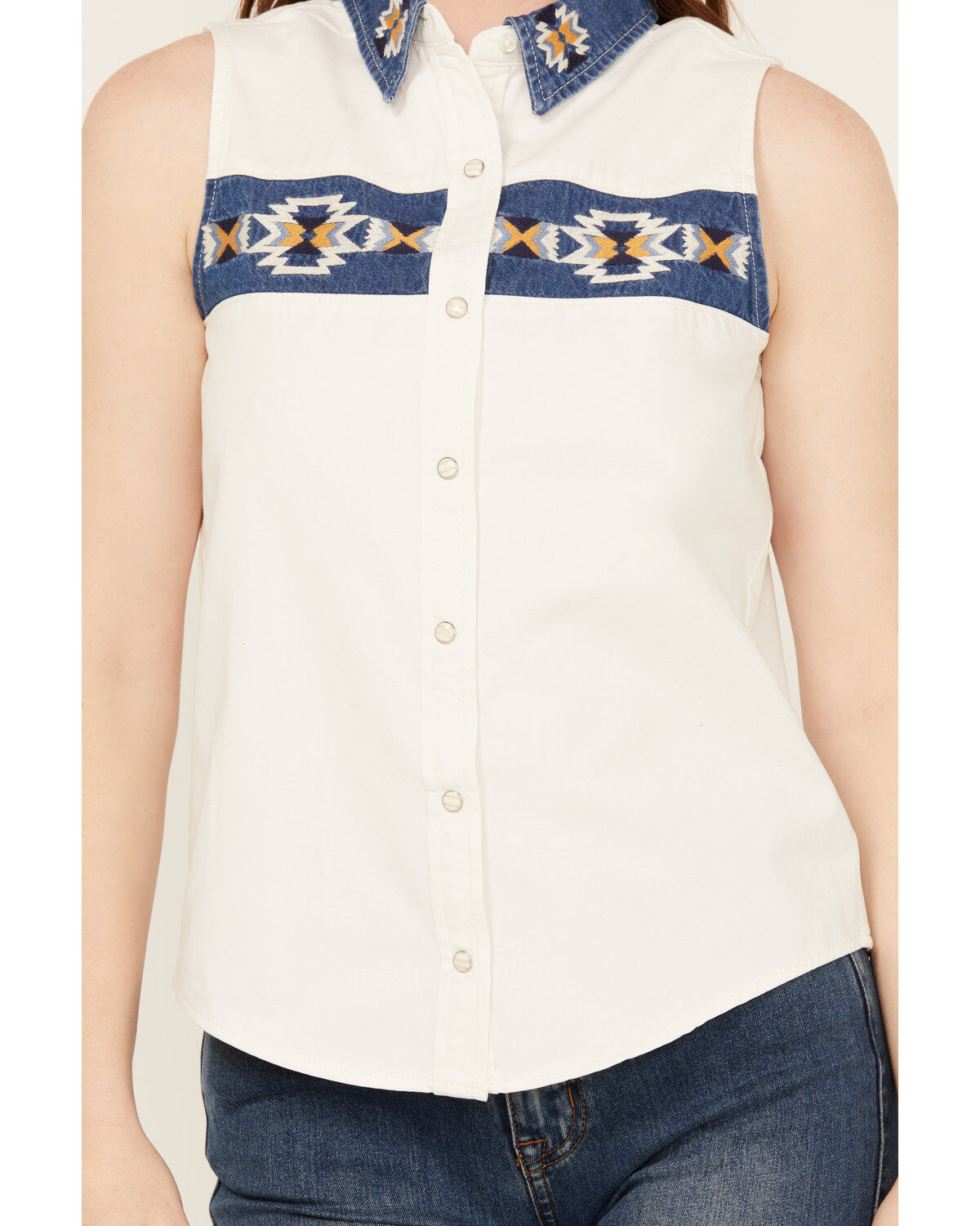 Wrangler Retro Women's Border Print Sleeveless Snap Western Shirt