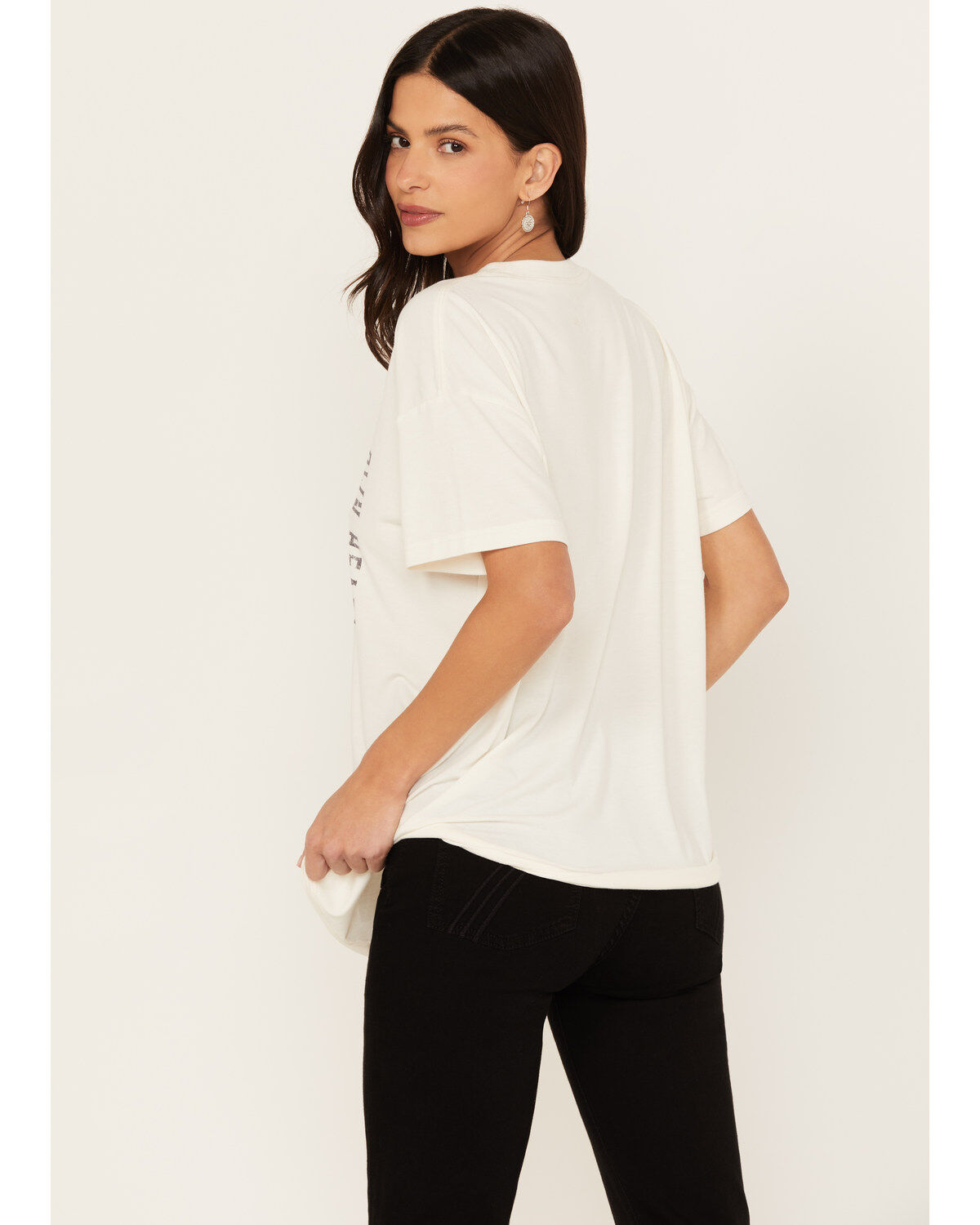 Cleo + Wolf Women's Trust Your Own Heart Oversized Graphic Tee
