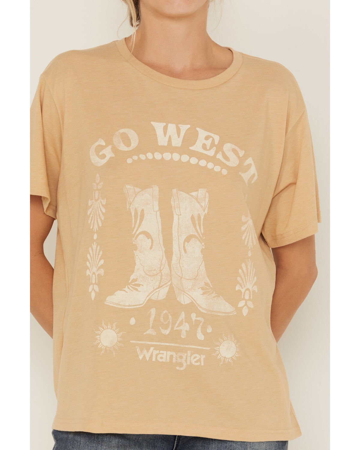 Wrangler Women's Go West Short Sleeve Girlfriend Graphic Tee