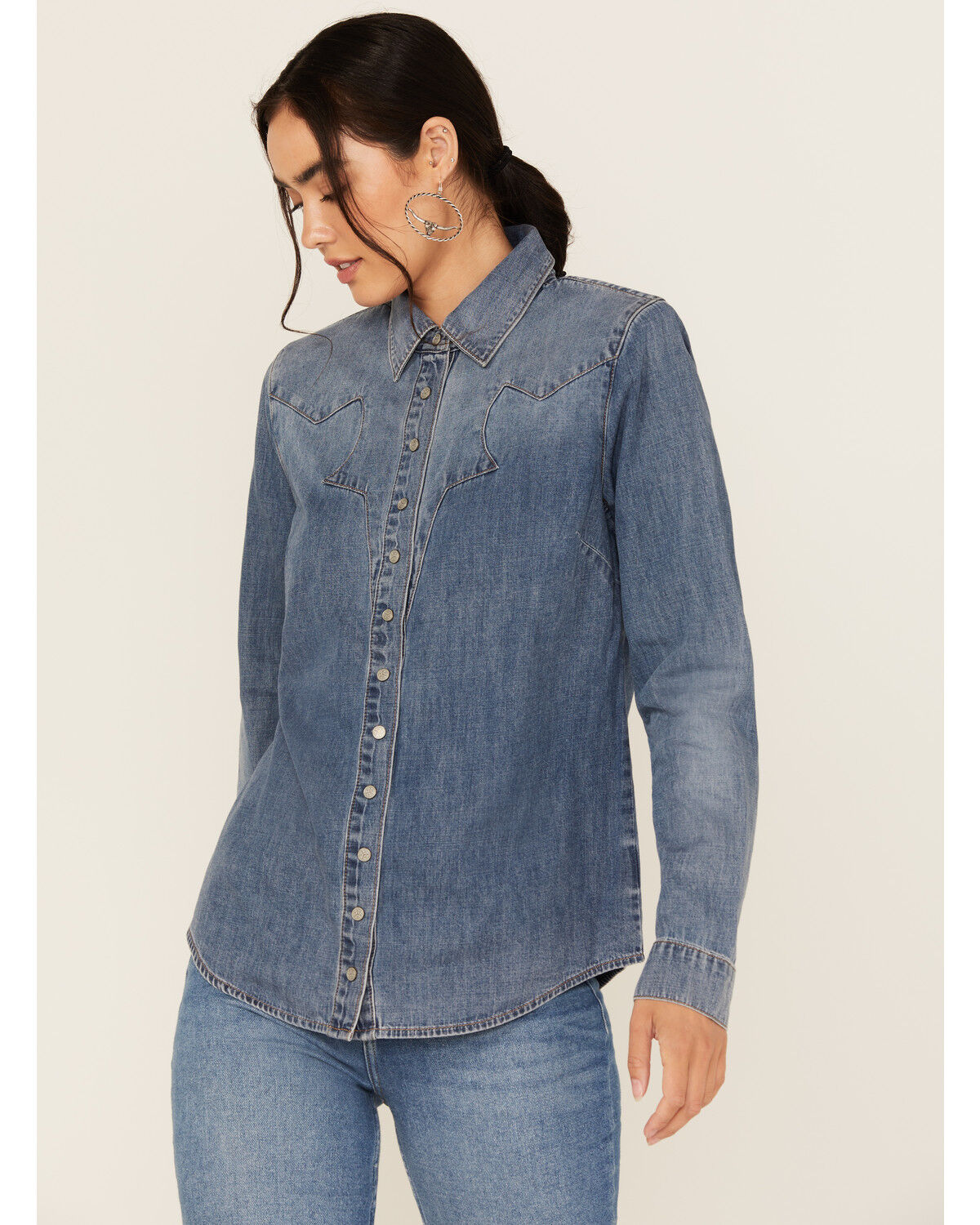 Idyllwind Women's Huckleberry Medium Wash Long Sleeve Snap Western Shirt