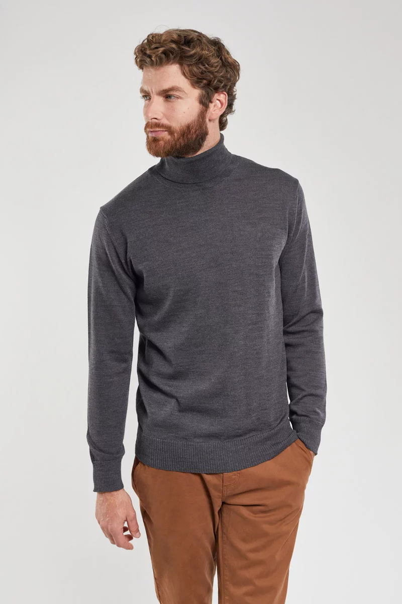Pull col roulé