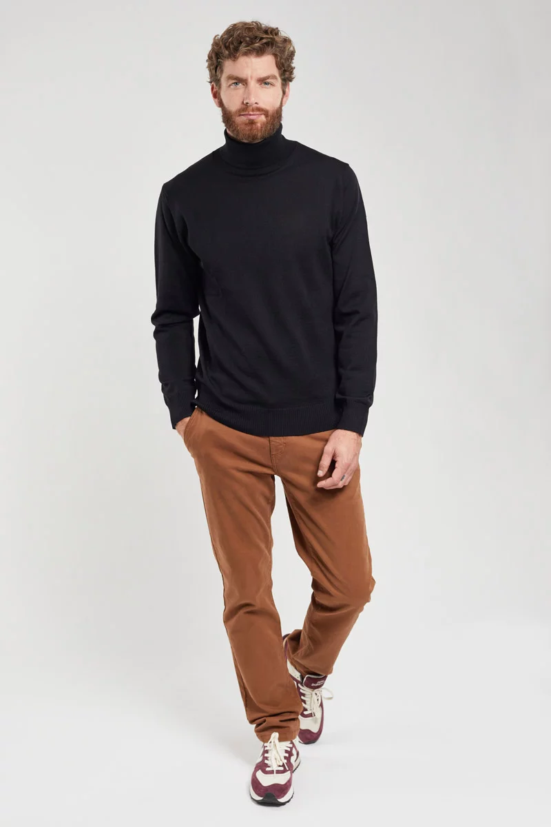 Pull col roulé