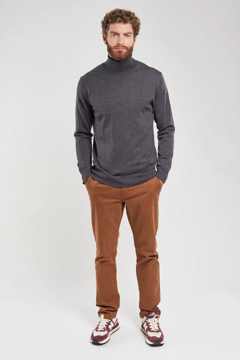 Pull col roulé