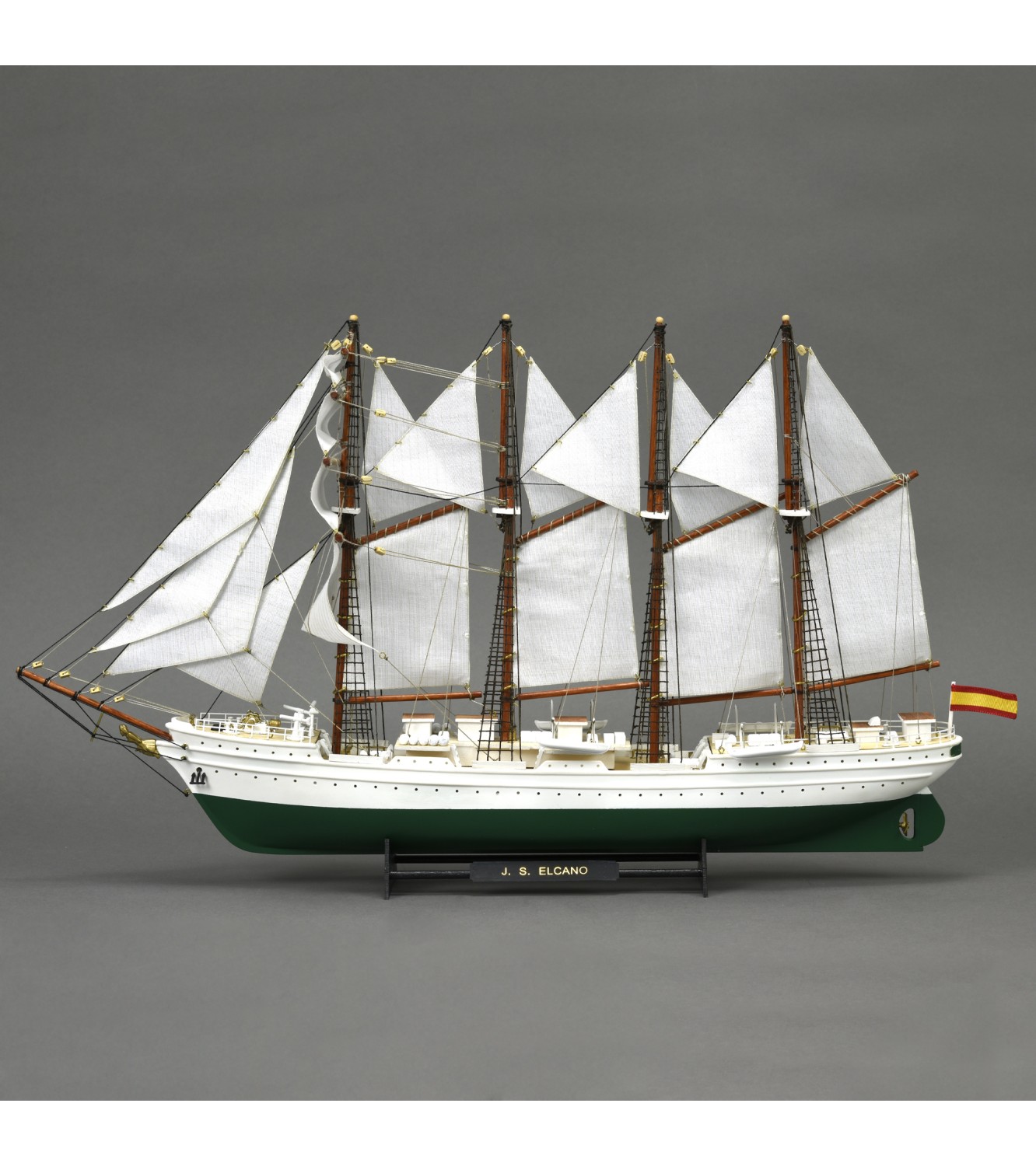 Training Ship Juan Sebastián Elcano & Esmeralda. 1:250 Wooden and Plastic Model Ship Kit