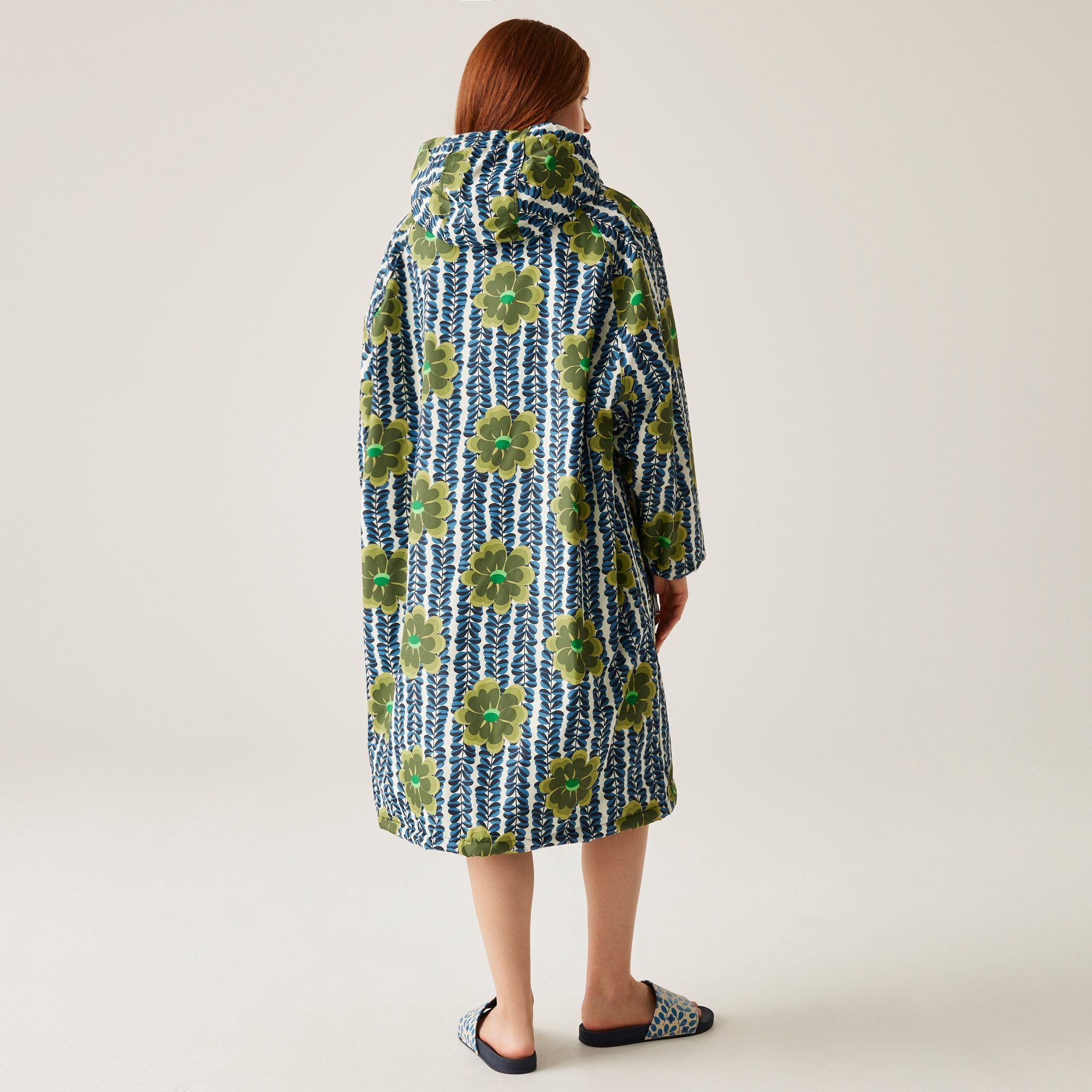 Orla Kiely Waterproof Changing Robe | Lotus Olive
