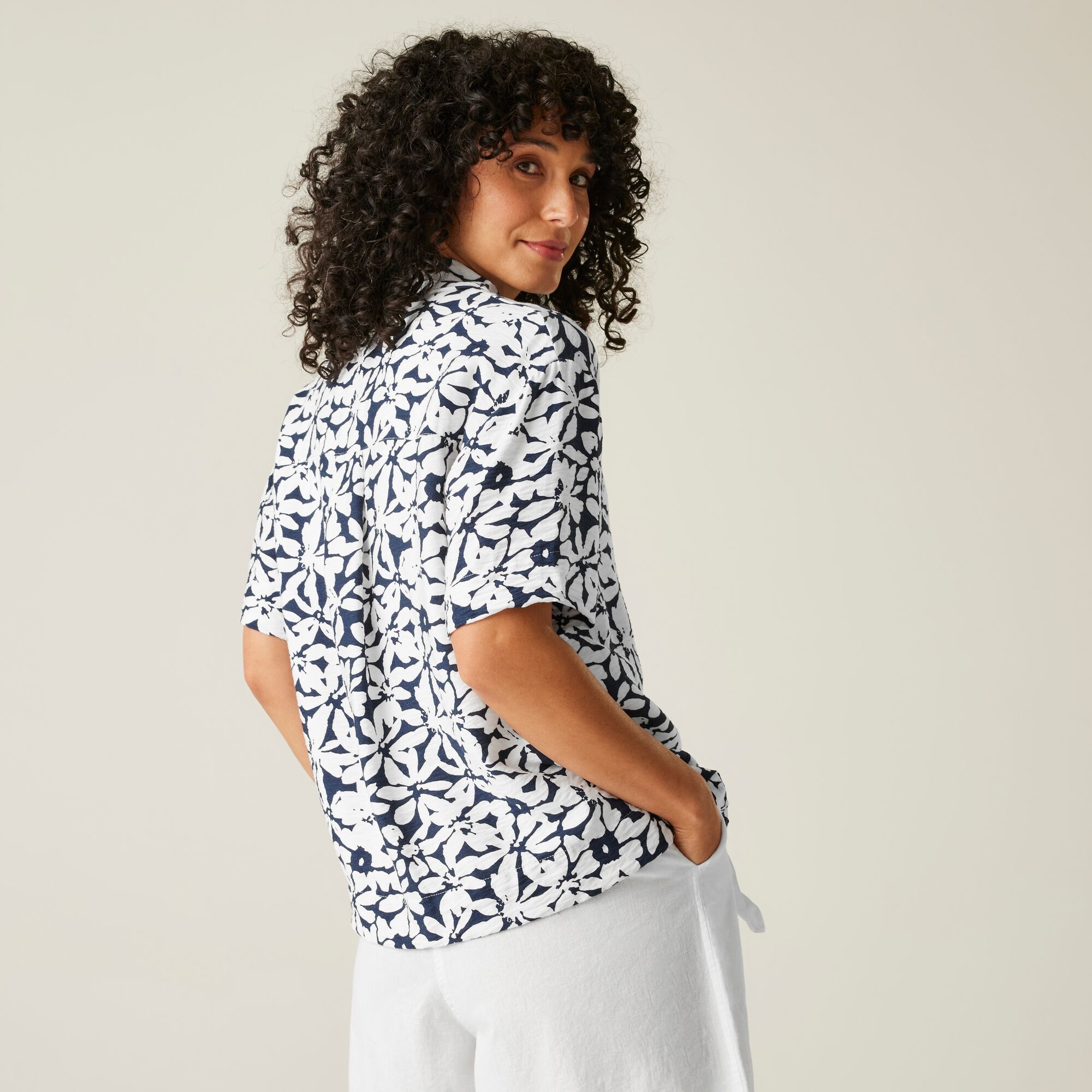 Women's Salise Lightweight Shirt | Navy White Large Floral
