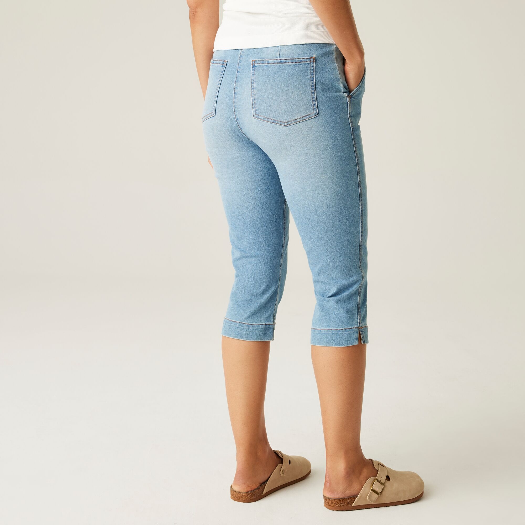 Women's Bayletta Capri Trousers | True Denim Light Blue
