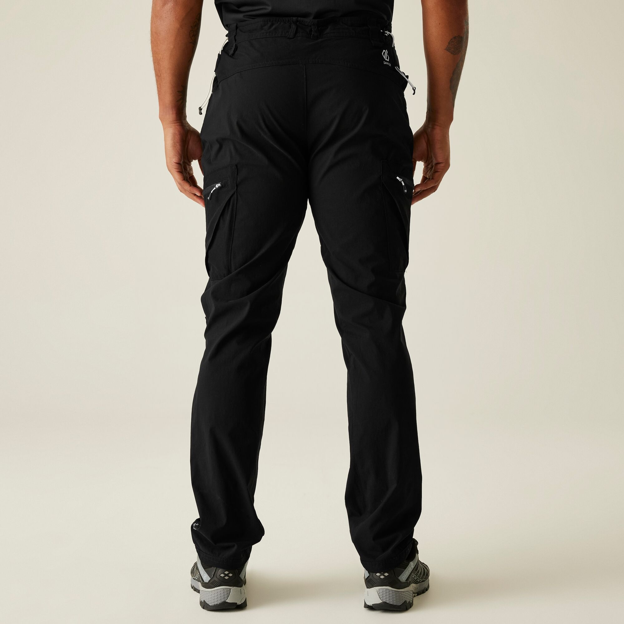 Men's Tuned In II Multi-Pocket Walking Trousers | Black