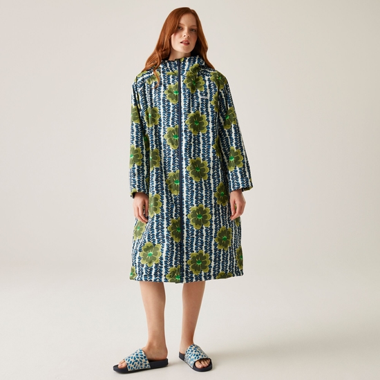 Orla Kiely Waterproof Changing Robe | Lotus Olive