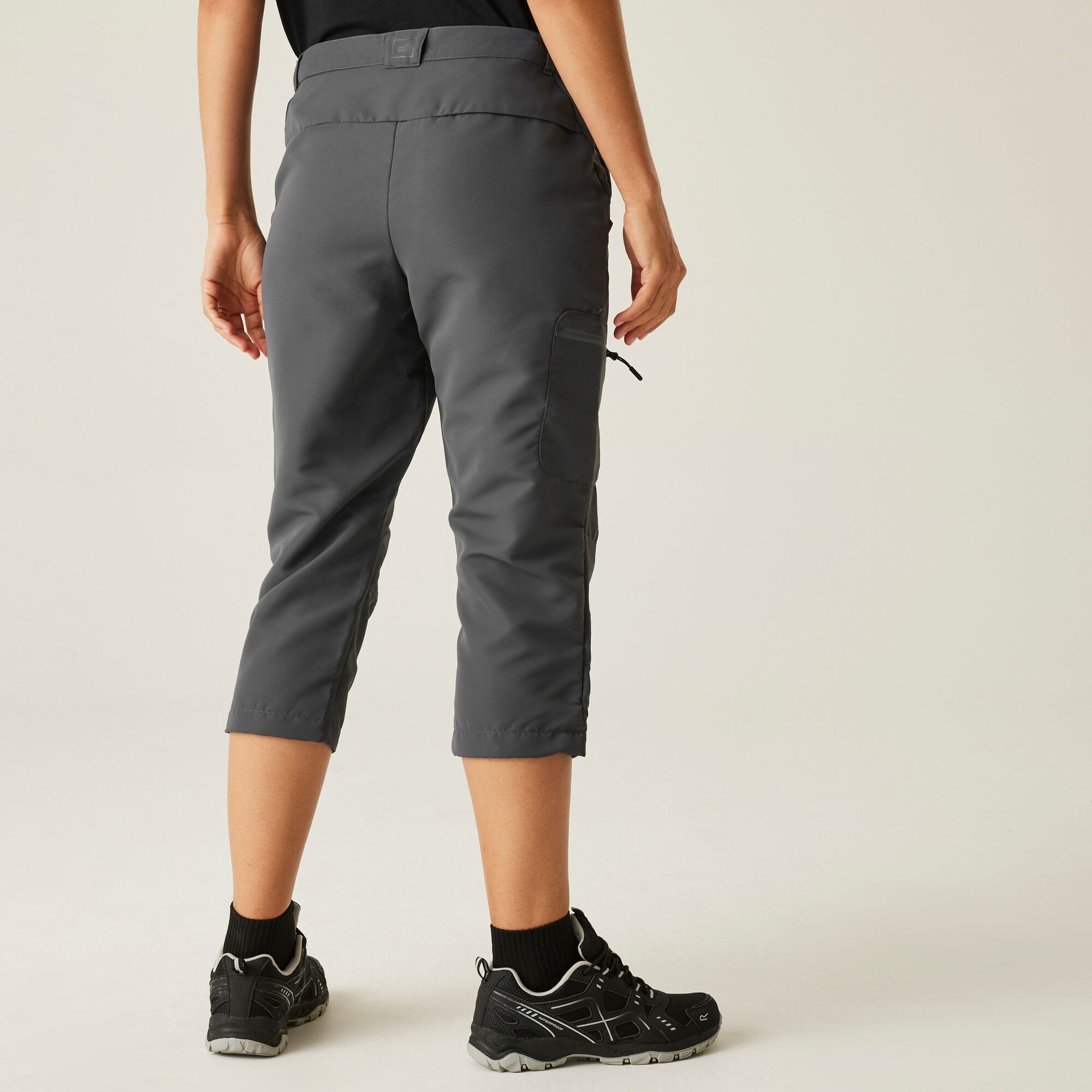 Women's Chaska III Capri Walking Trousers | Seal Grey