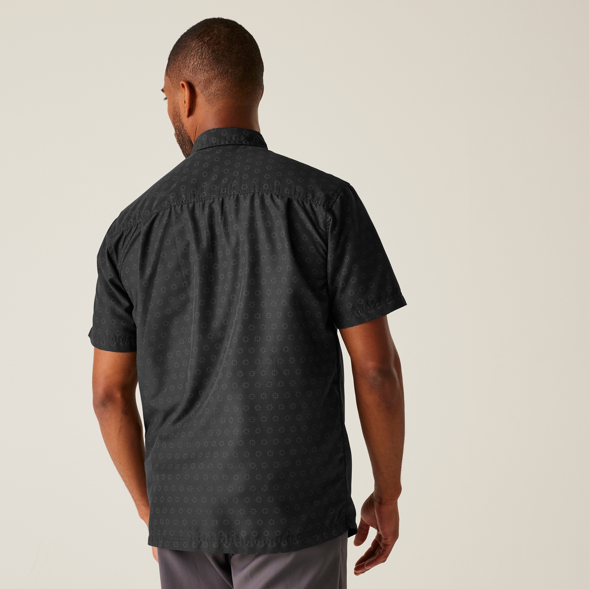 Men's Mindano IX Short Sleeve Shirt | Black Circle Print