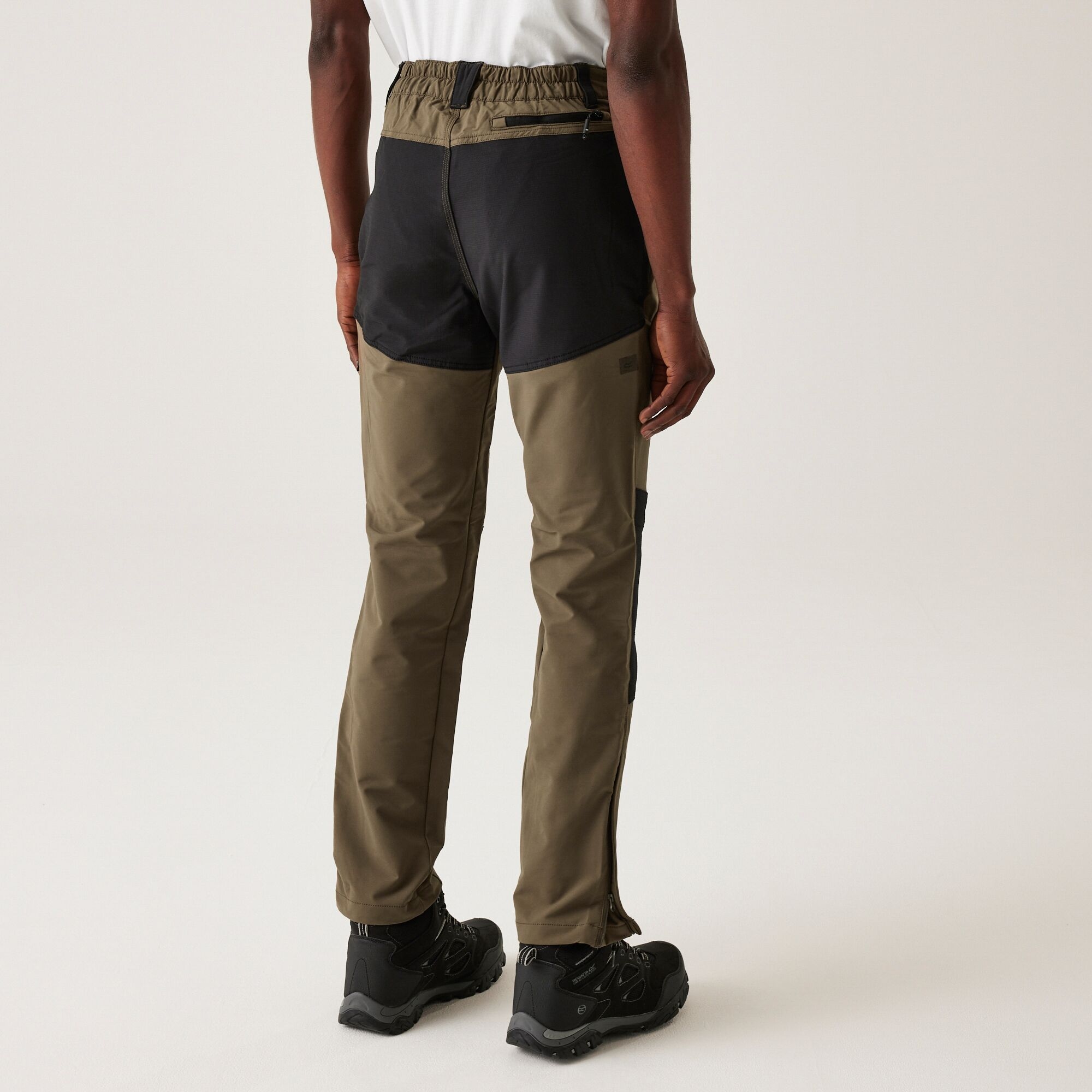 Men's Questra V Walking Trousers | Crocodile Black