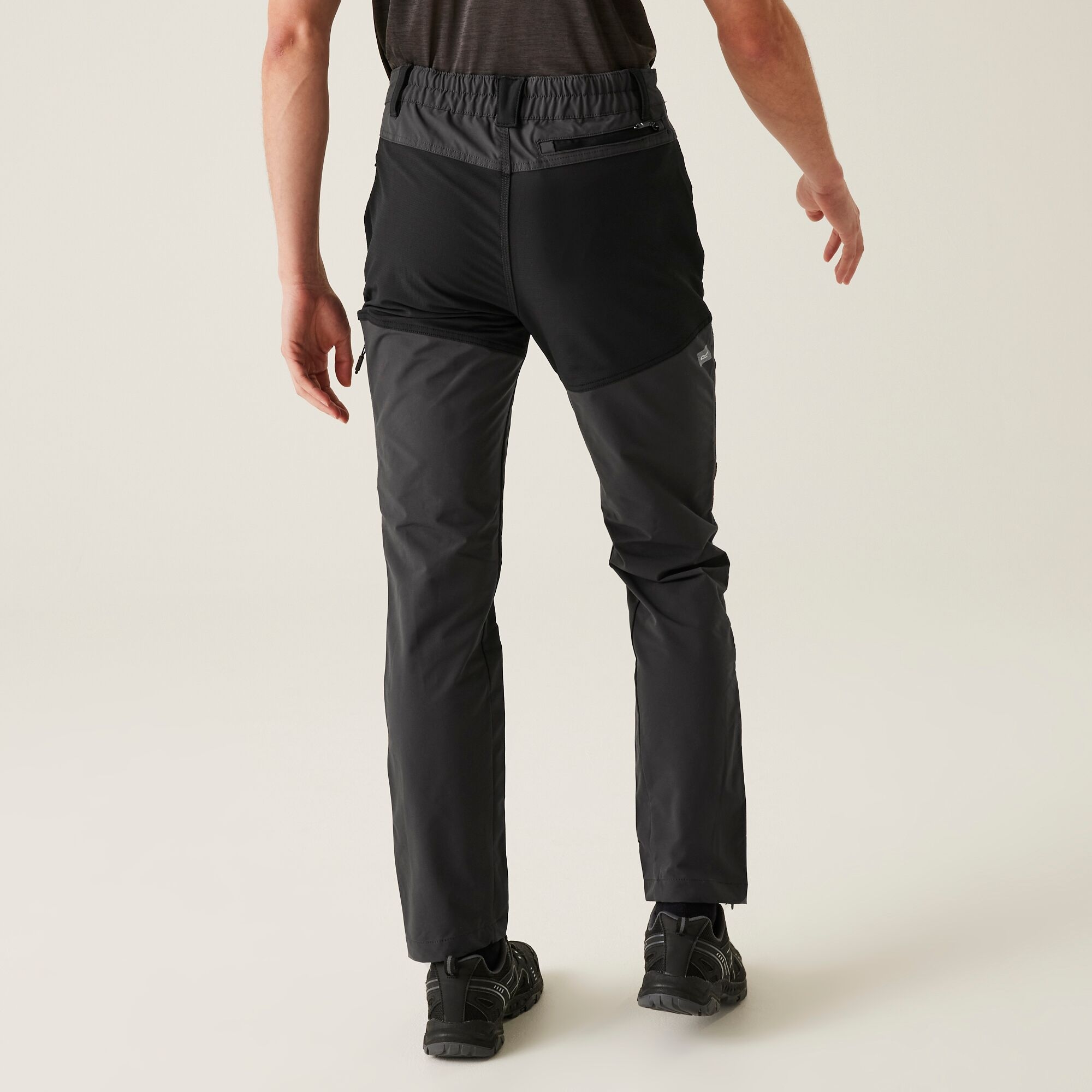Men's Questra V Walking Trousers | Ash Black