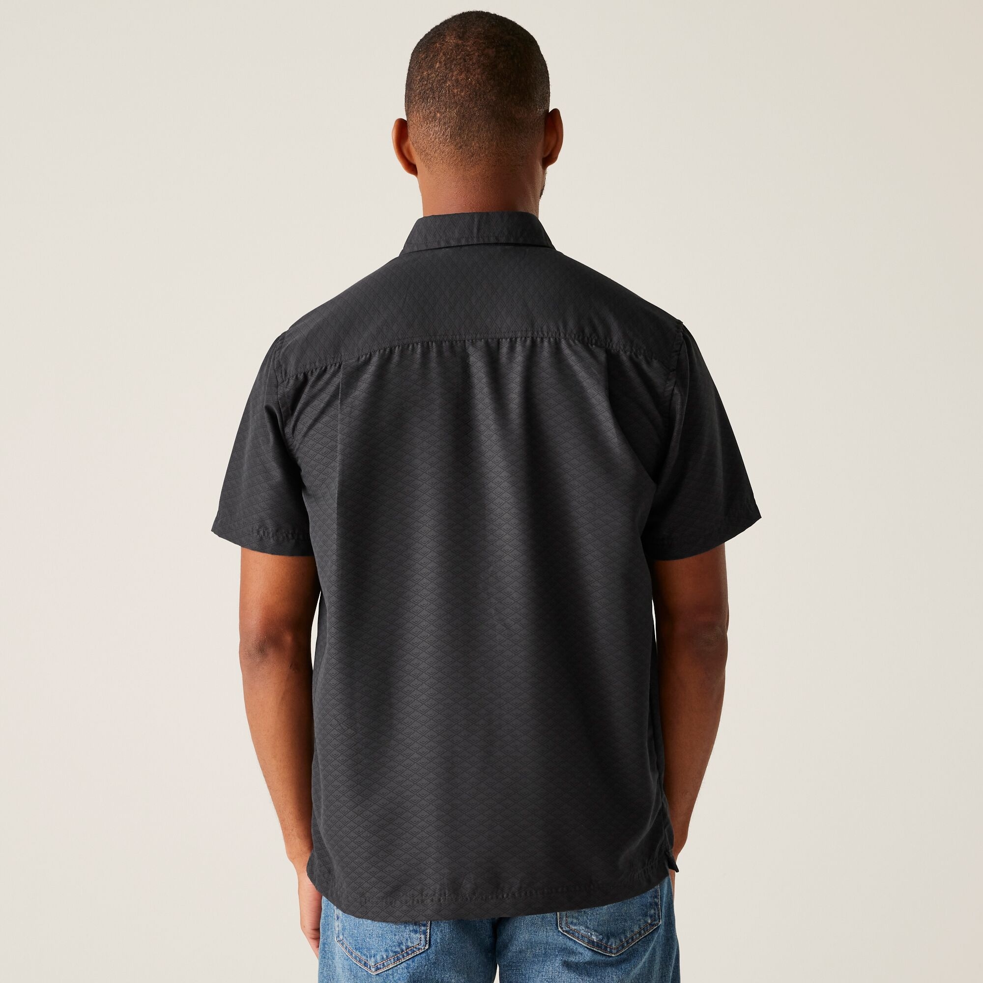 Men's Mindano IX Short Sleeve Shirt | Ash Triangle Print