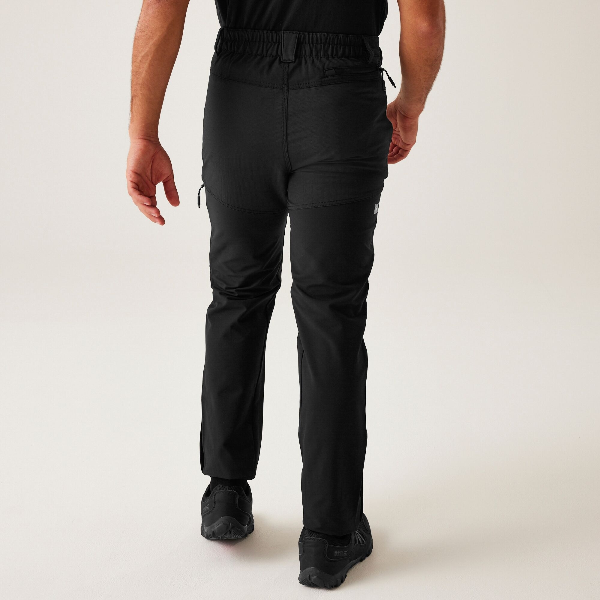 Men's Questra V Walking Trousers | Black