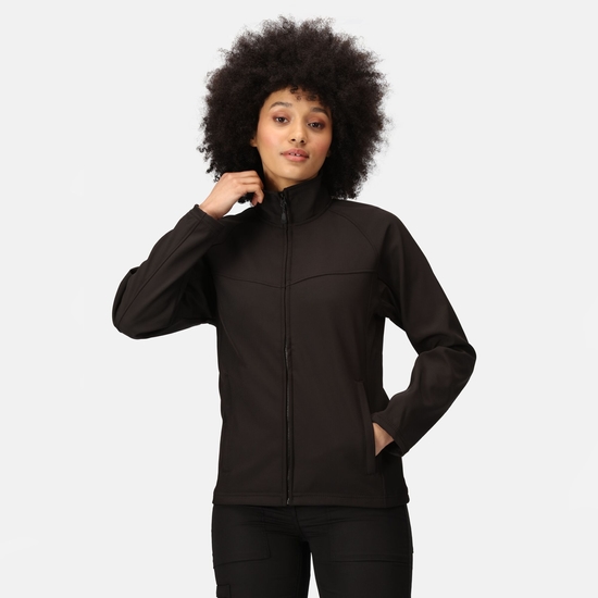 Women's Uproar Interactive Softshell Jacket | Black