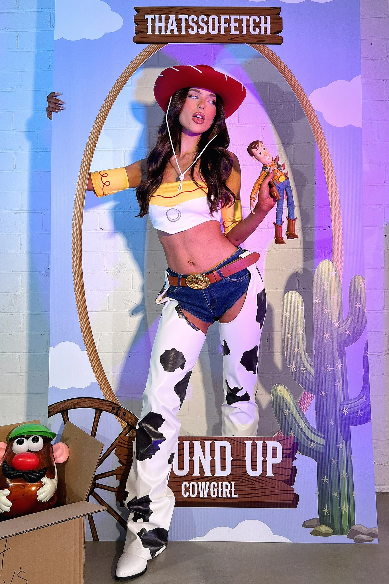 Round Up Crop - White