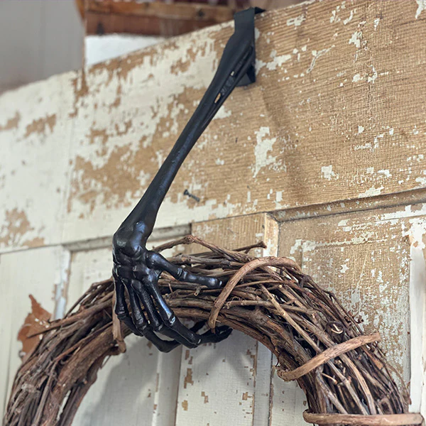 Cast Iron Indoor/Outdoor Skeleton Wreath Hanger