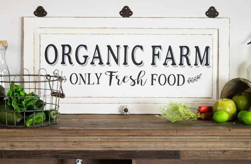 Distressed Wooden Organic Farm Sign