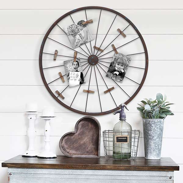 Wagon Wheel Photo Display