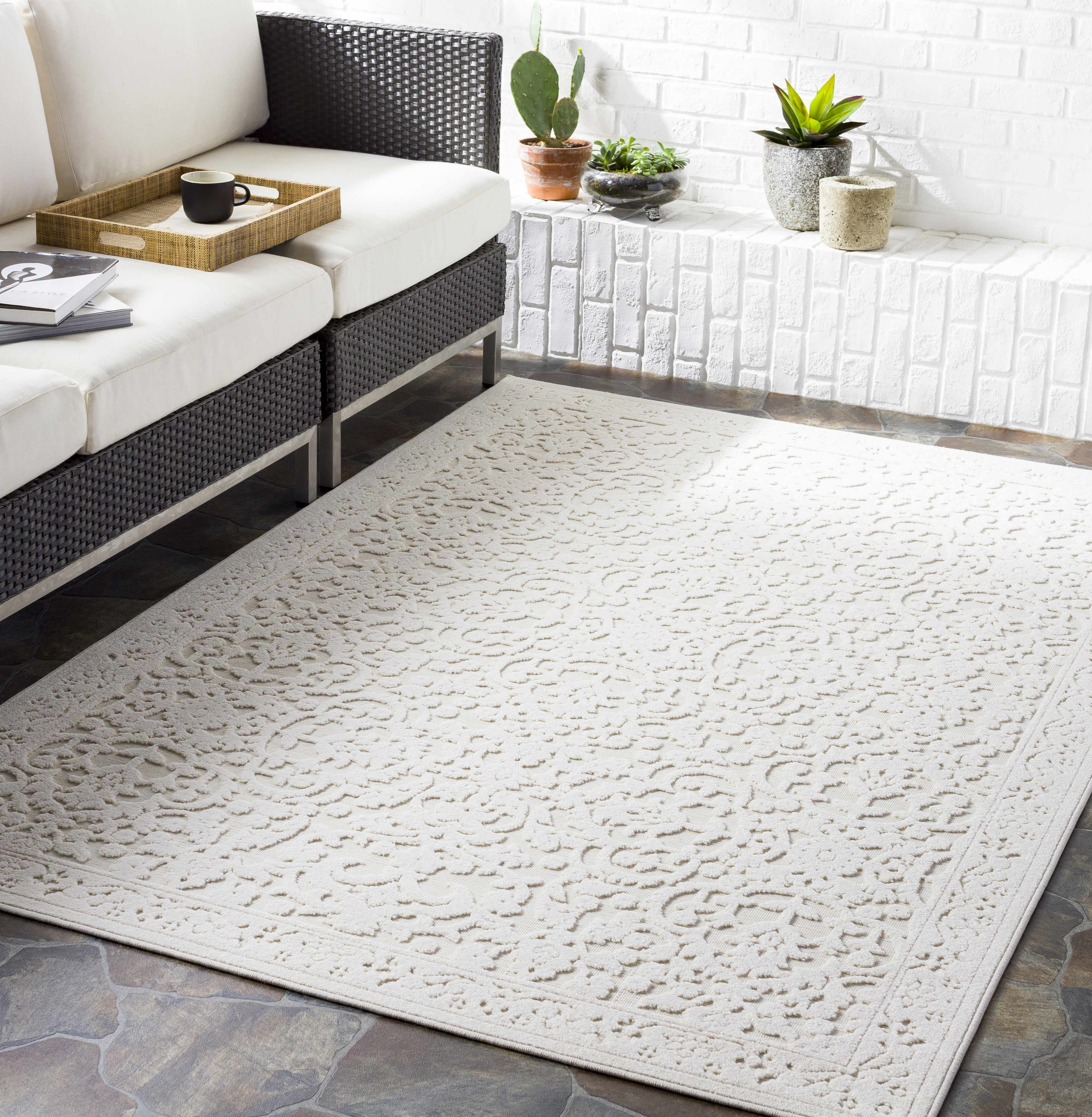 Light Gray Indoor/Outdoor Rug