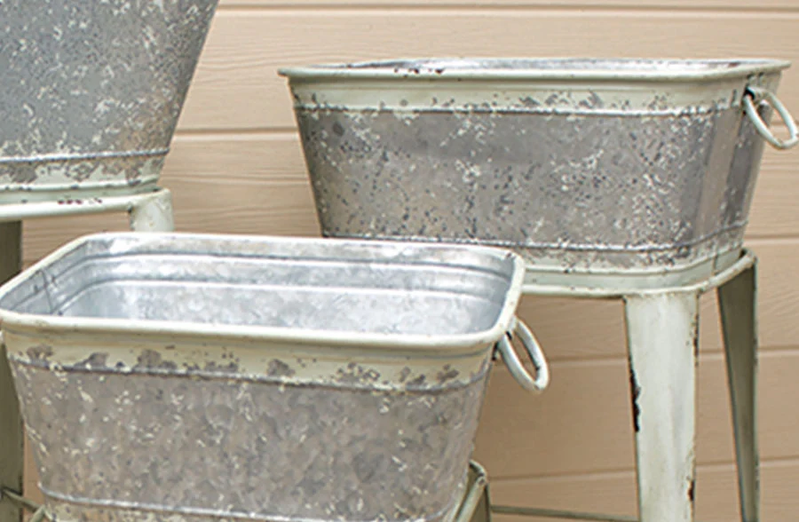 Distressed Finish Standing Galvanized Washtubs, Set of 3
