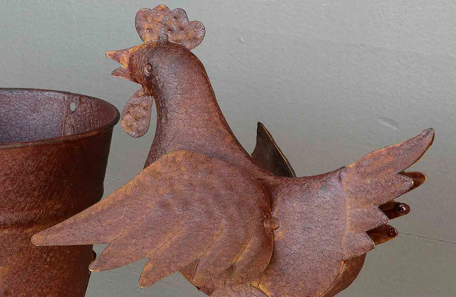 Rusted Finish Metal Chicken Planter