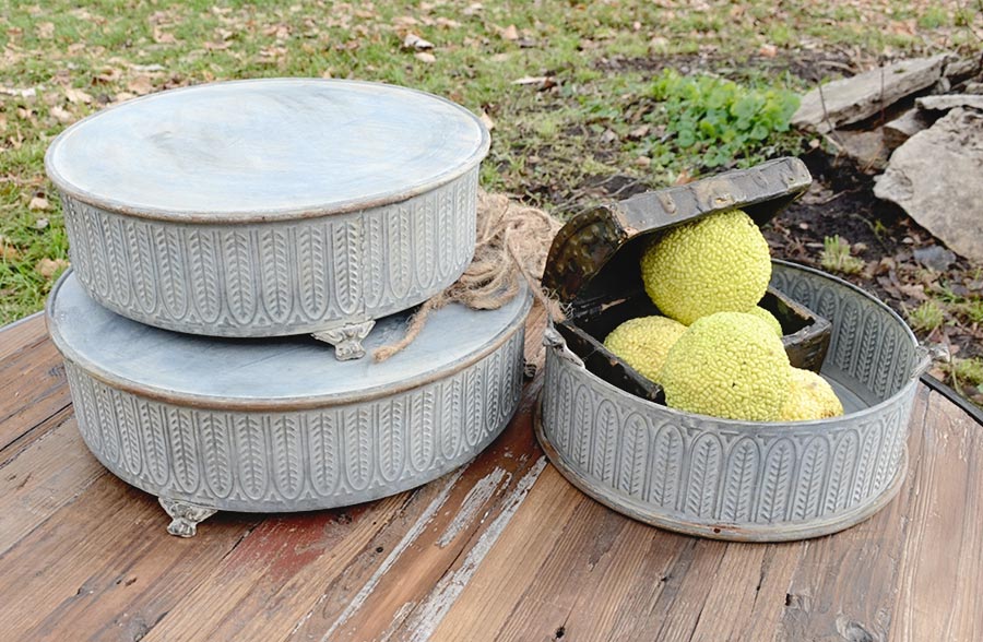 Distressed Metal Round Risers, Set of 3