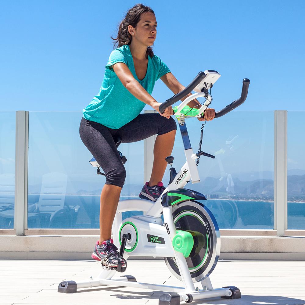 Extreme Bicicleta de ciclismo indoor con volante de inercia de 16 kg y sistema Silence Fit.