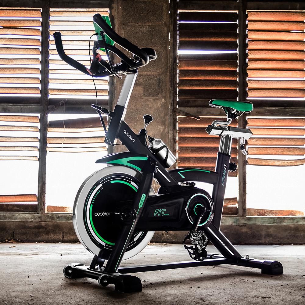 Extreme 25 Bicicleta indoor con volante de inercia 25 Kg, estabilizadores, manillar y sillín deportivo.