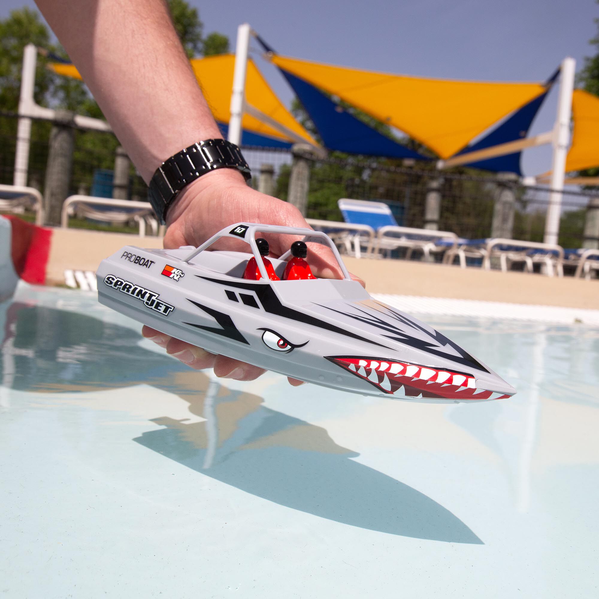 Pro Boat Sprintjet 9" Self-Righting Deep-V Jet Boat Brushed RTR, Silver