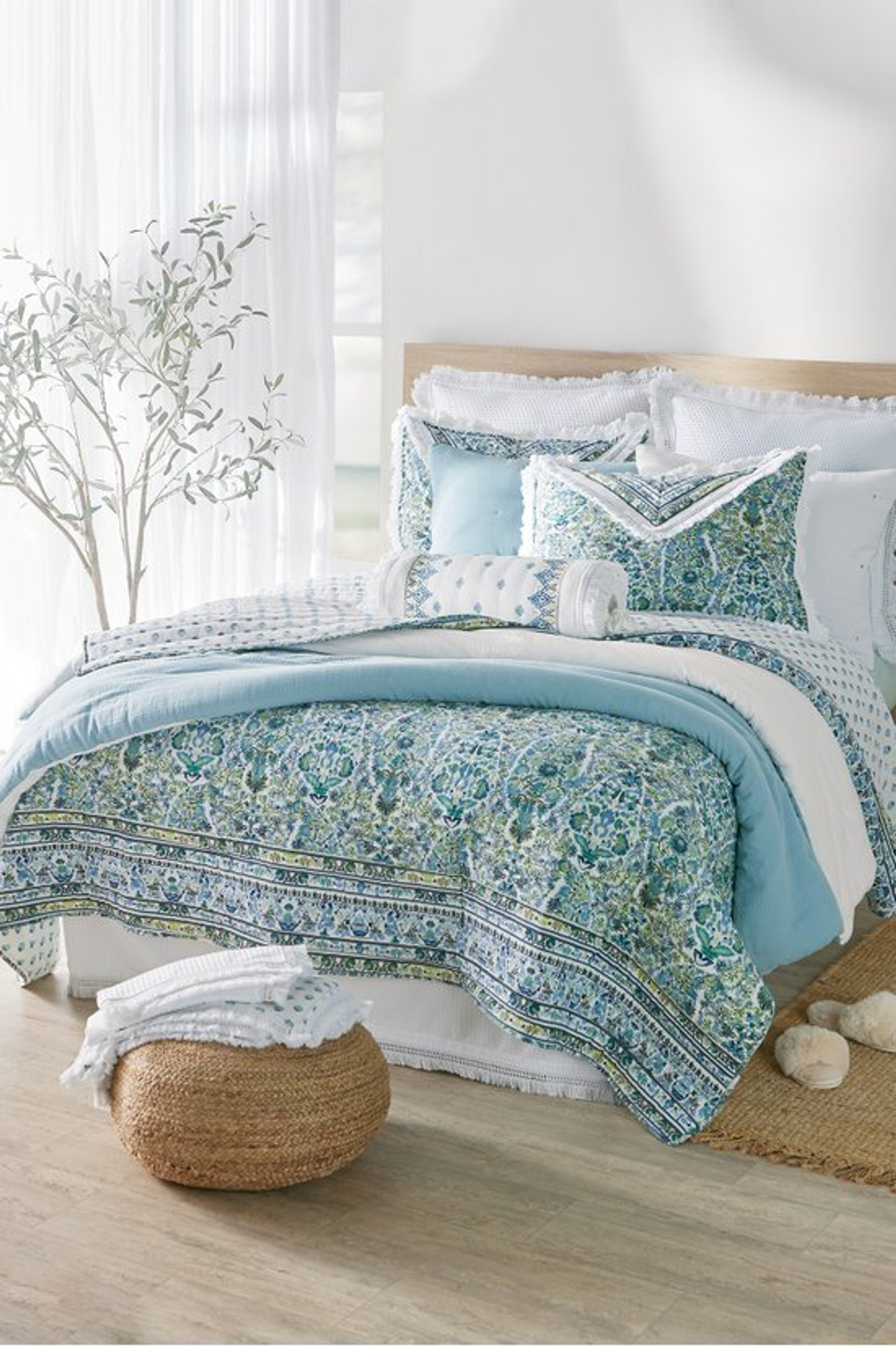 Margo Iris Reversible Printed Quilt