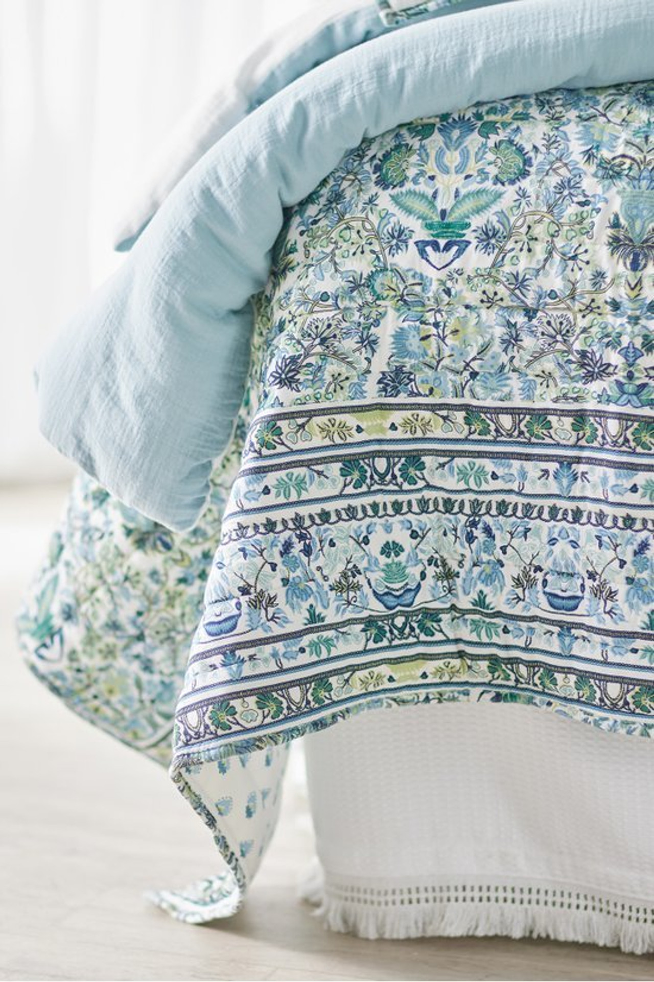 Margo Iris Reversible Printed Quilt