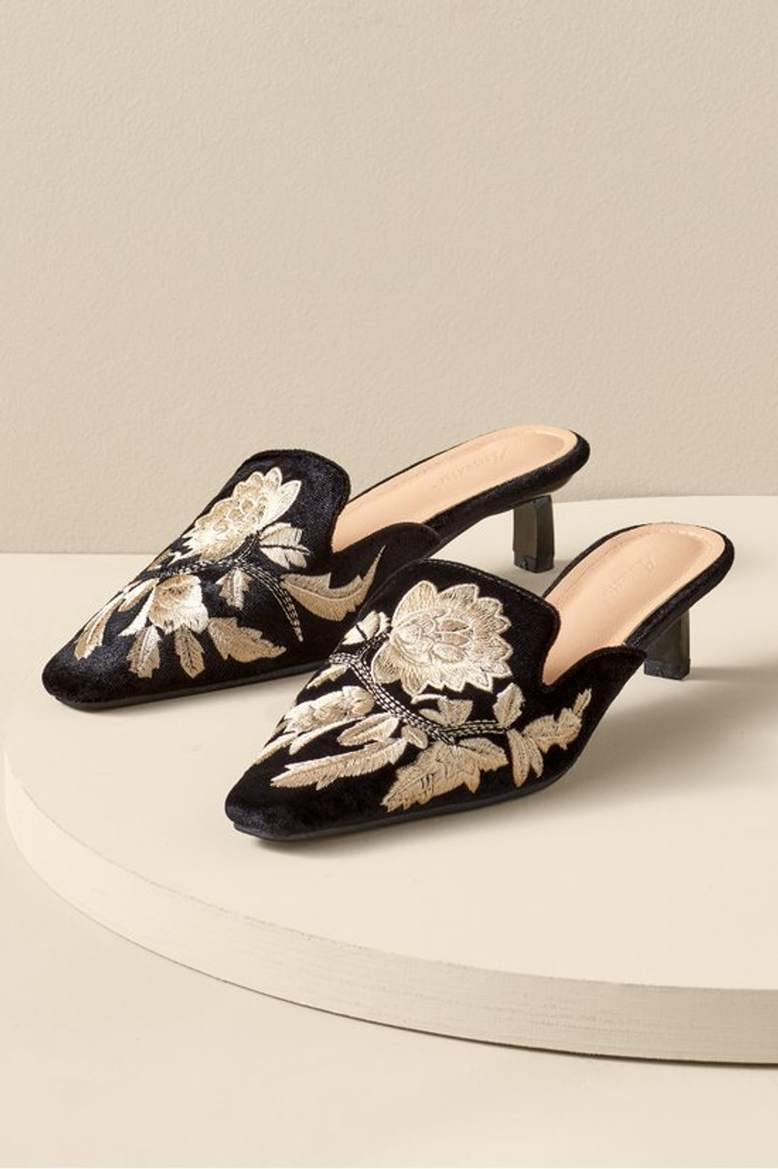 Carolina Embroidered Mule