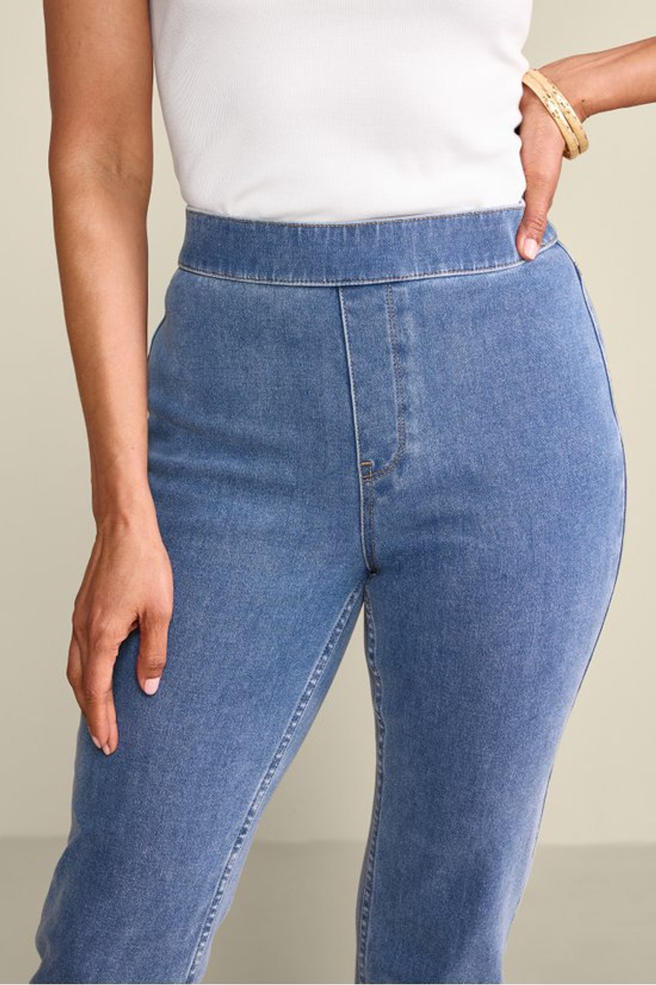 Ultimate Denim Pull-On Slim Leg Jeans1146