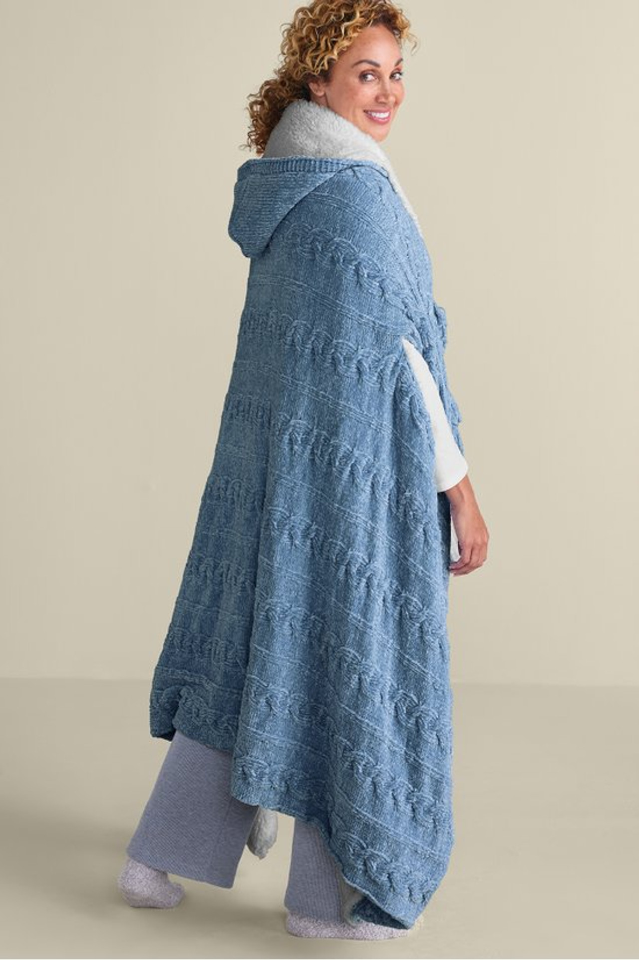 Chenille Sherpa Wearable Throw
