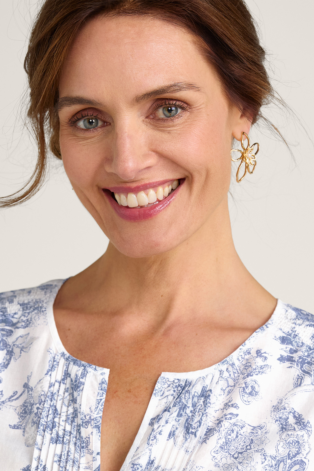 Flora Outline Earring