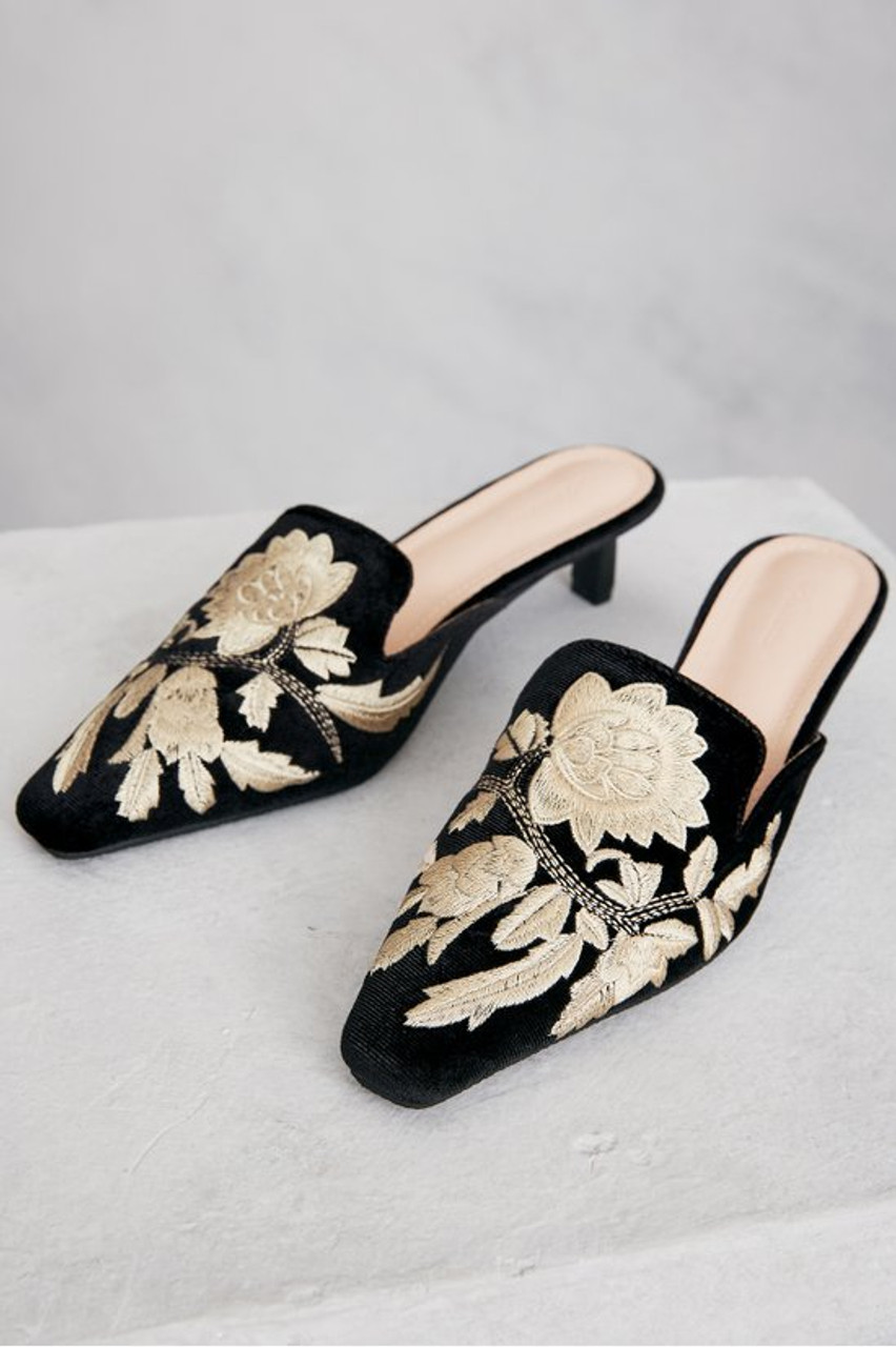 Carolina Embroidered Mule