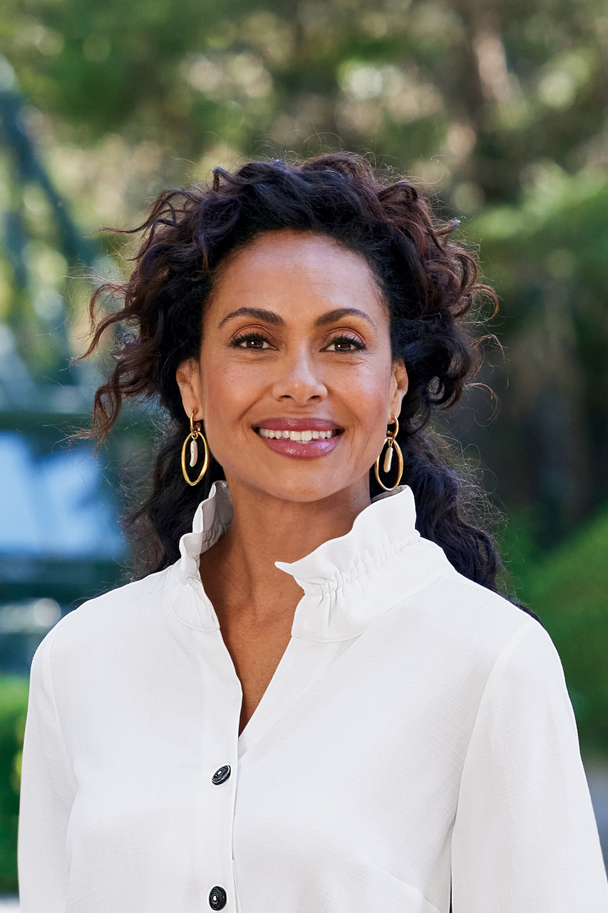 Dora Hoop Pearl Earring