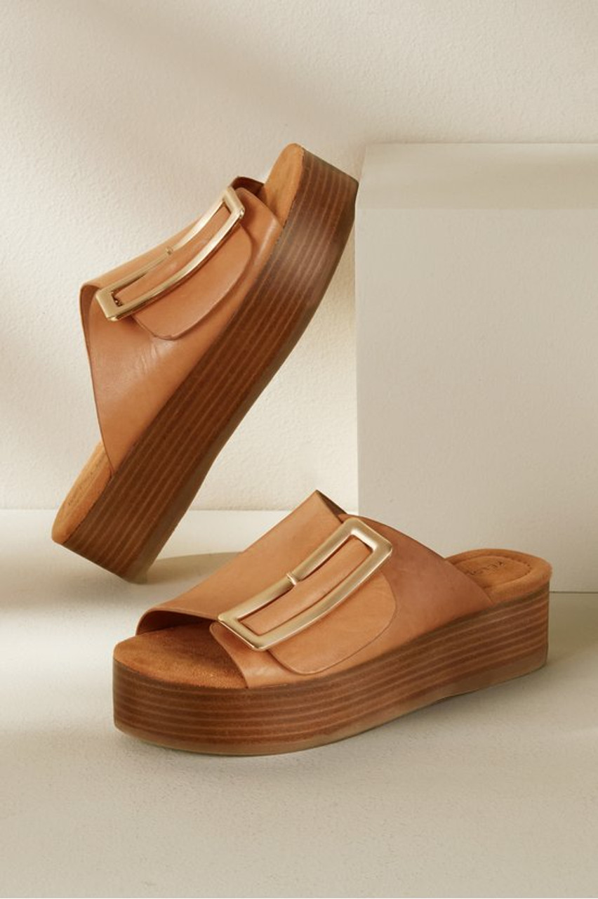 Kelsi Dagger Dover Platform Slides