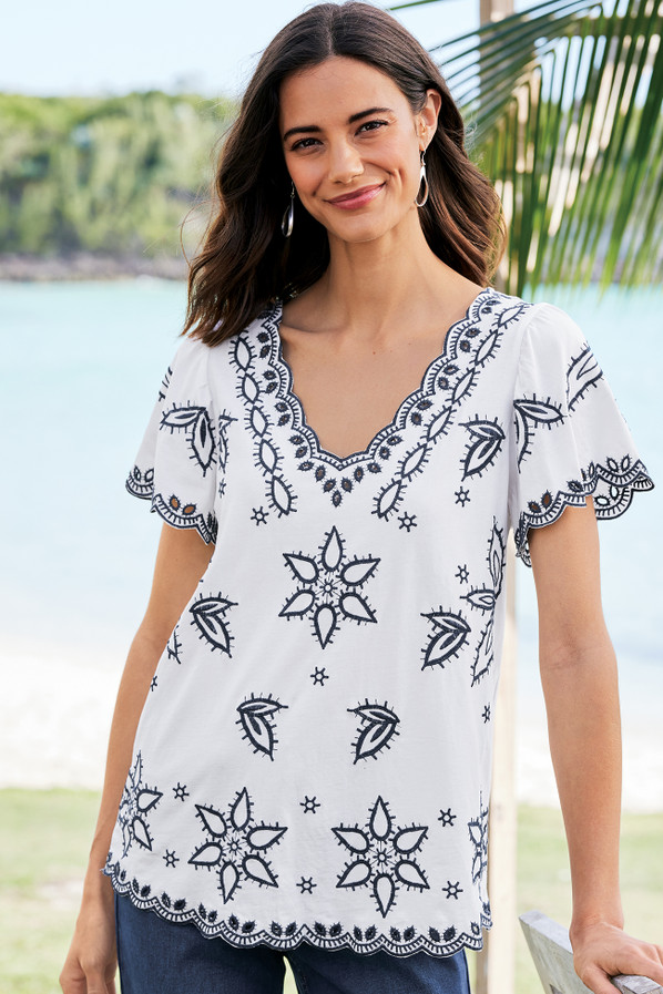 Teres Embroidered Tee