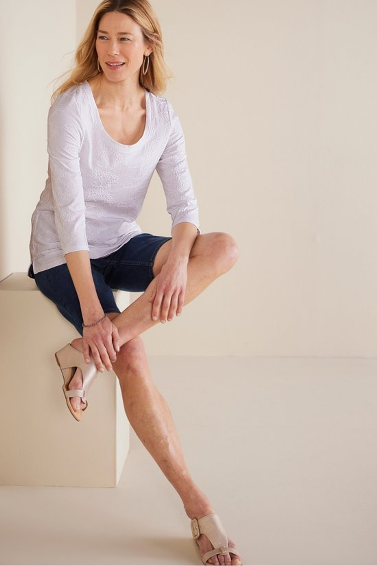 Linnea Embroidered 3/4 Sleeve Tee