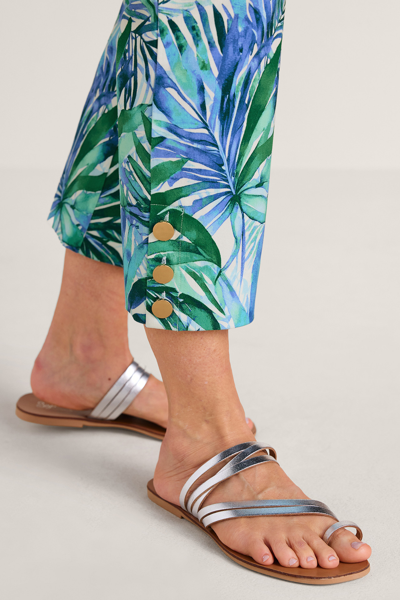 SoftEssential™ SUPERLA Slim Leg Crop Pants1194