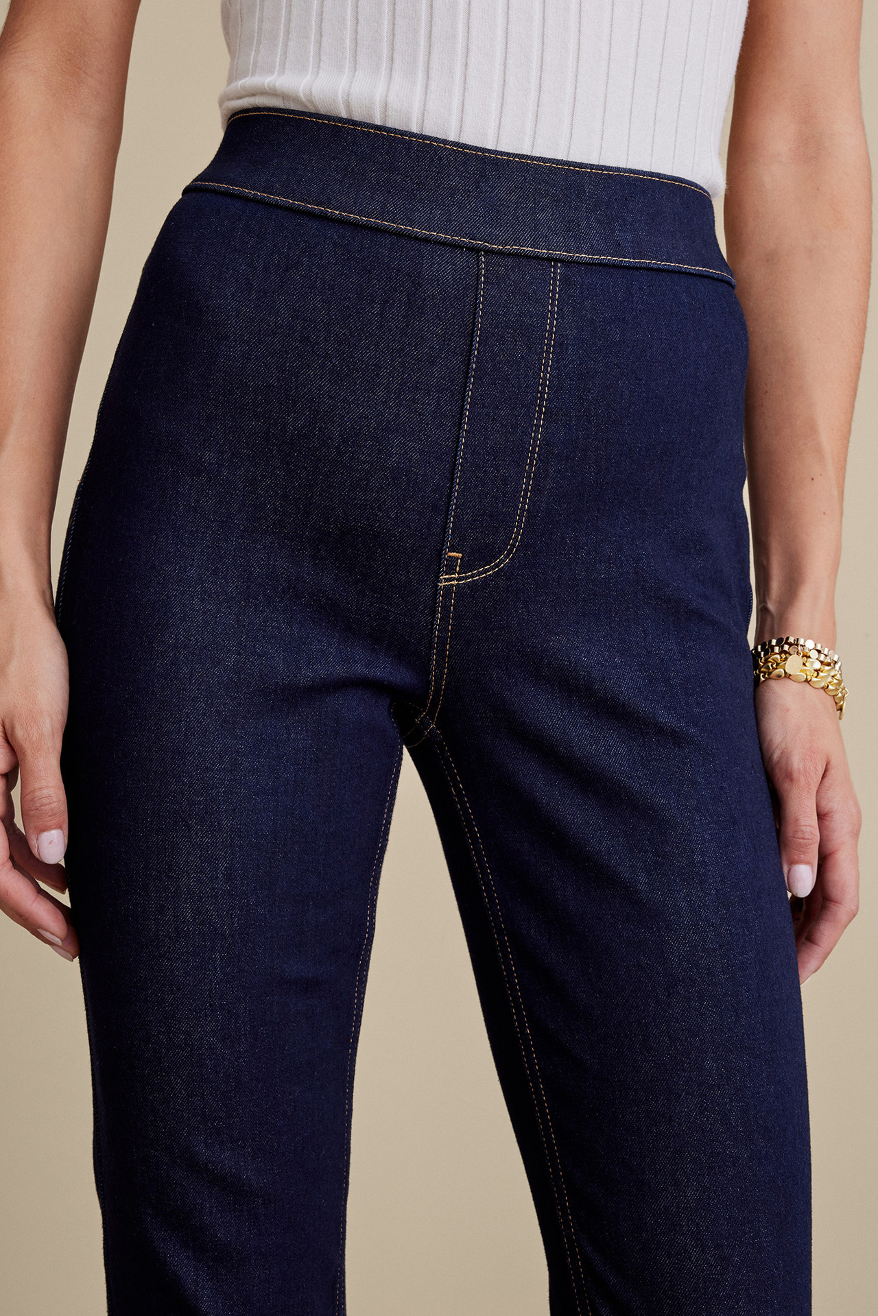 Ultimate Denim Pull-On Slim Leg Jeans1146