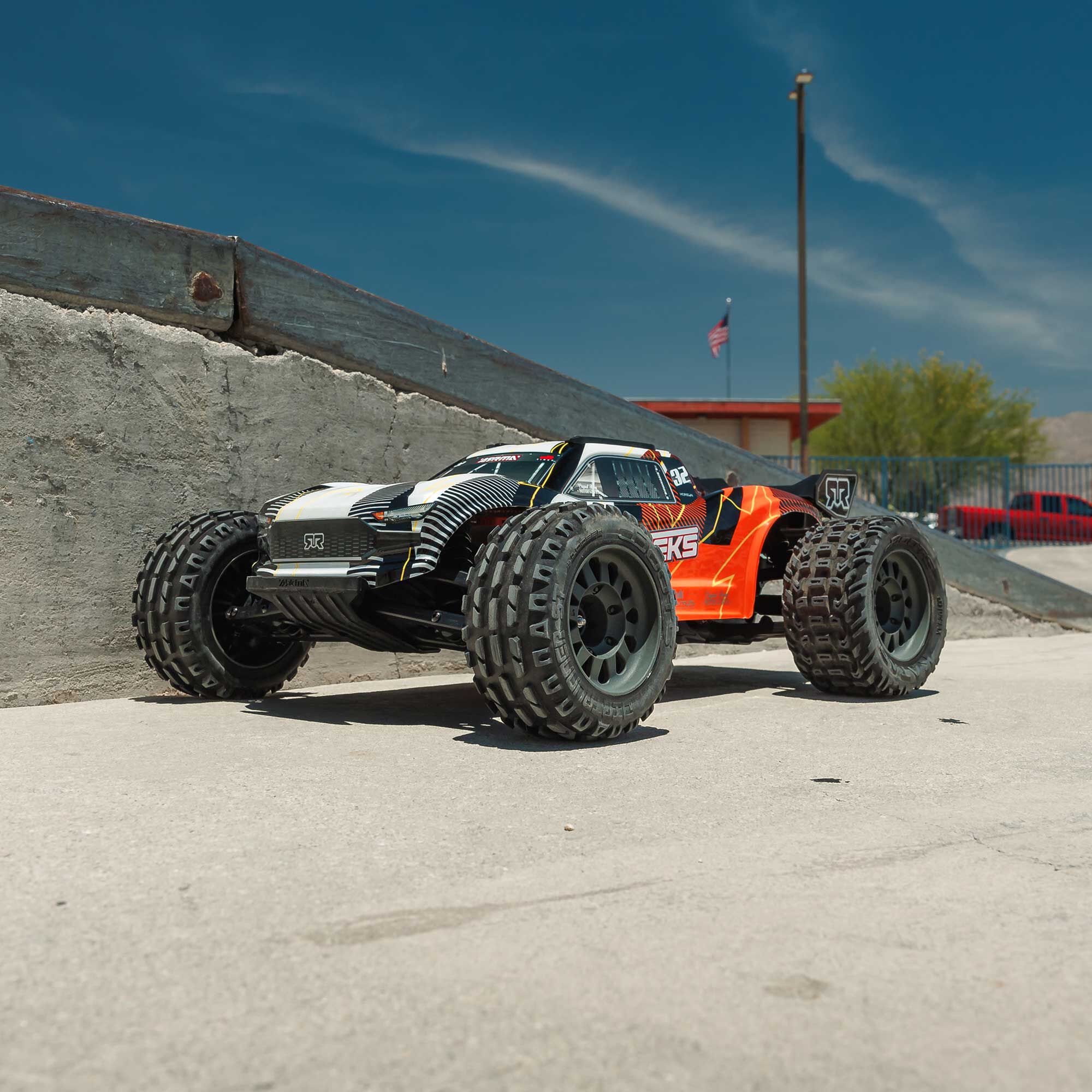 ARRMA 1/10 VORTEKS 2WD RTR Brushed Stadium Truck (Battery & Charger Included), Orange