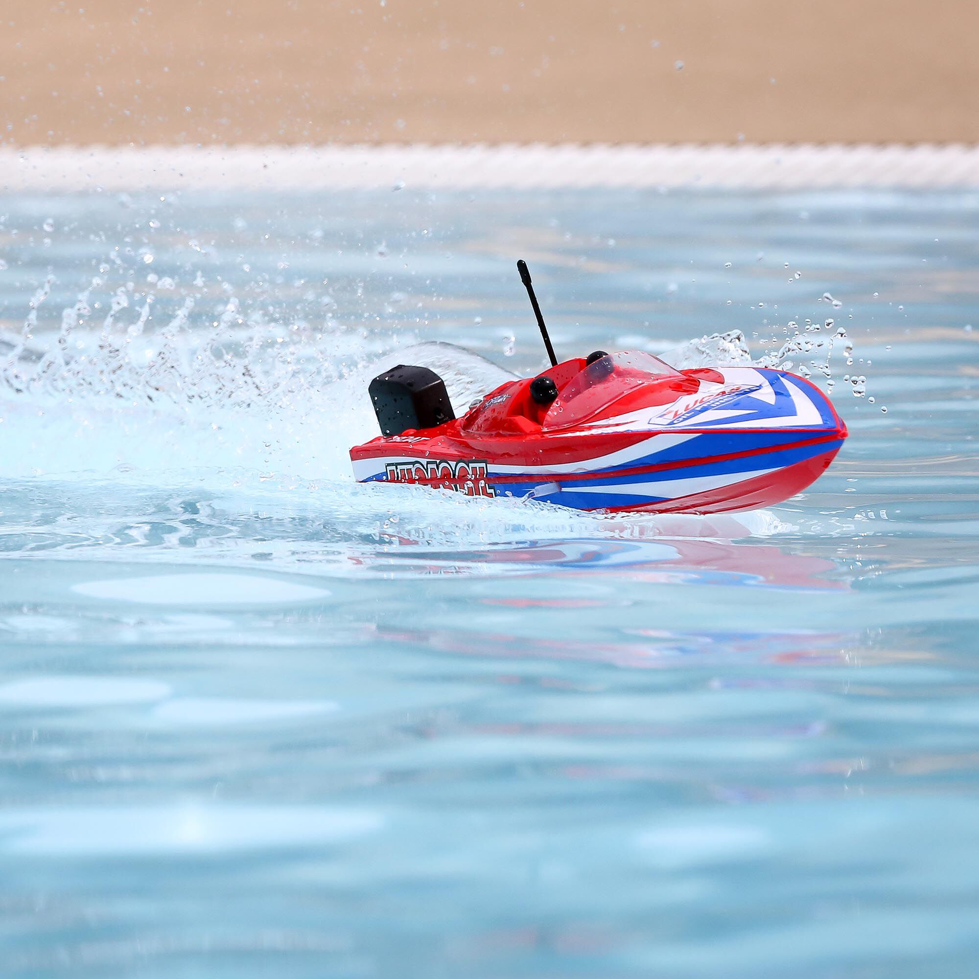 Pro Boat Lucas Oil 17" Power Boat Racer Self-Righting Deep-V RTR